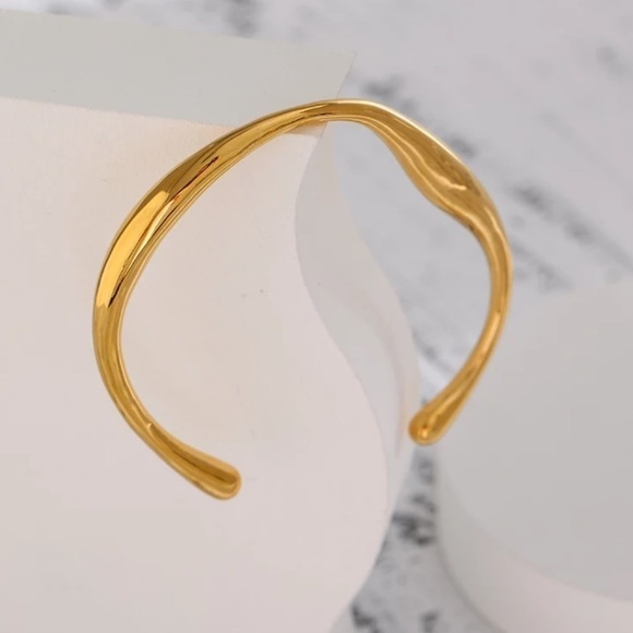 RETRO vibe gold wavy ring - Picture 4 of 9